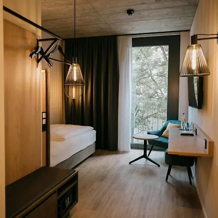 Loom & Skybar Otel Eislingen