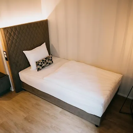 Loom & Skybar Hotel *