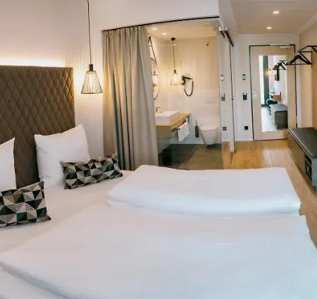 Otel Loom & Skybar