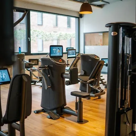 Loom & Skybar Szálloda *