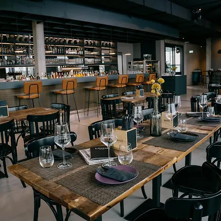 Loom & Skybar Hotel *